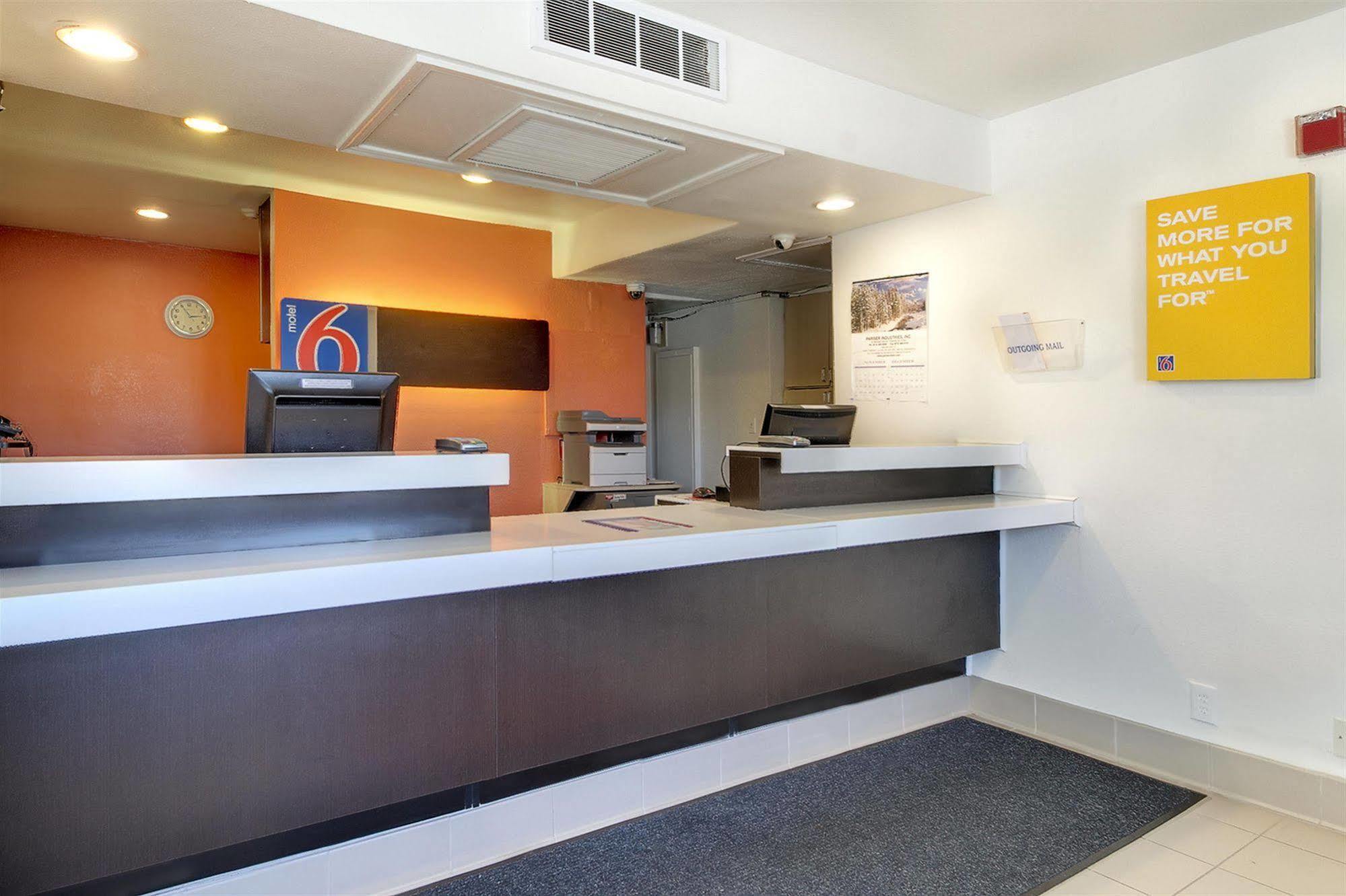 Motel 6-Capitol Heights, Md - Washington Largo Exterior foto