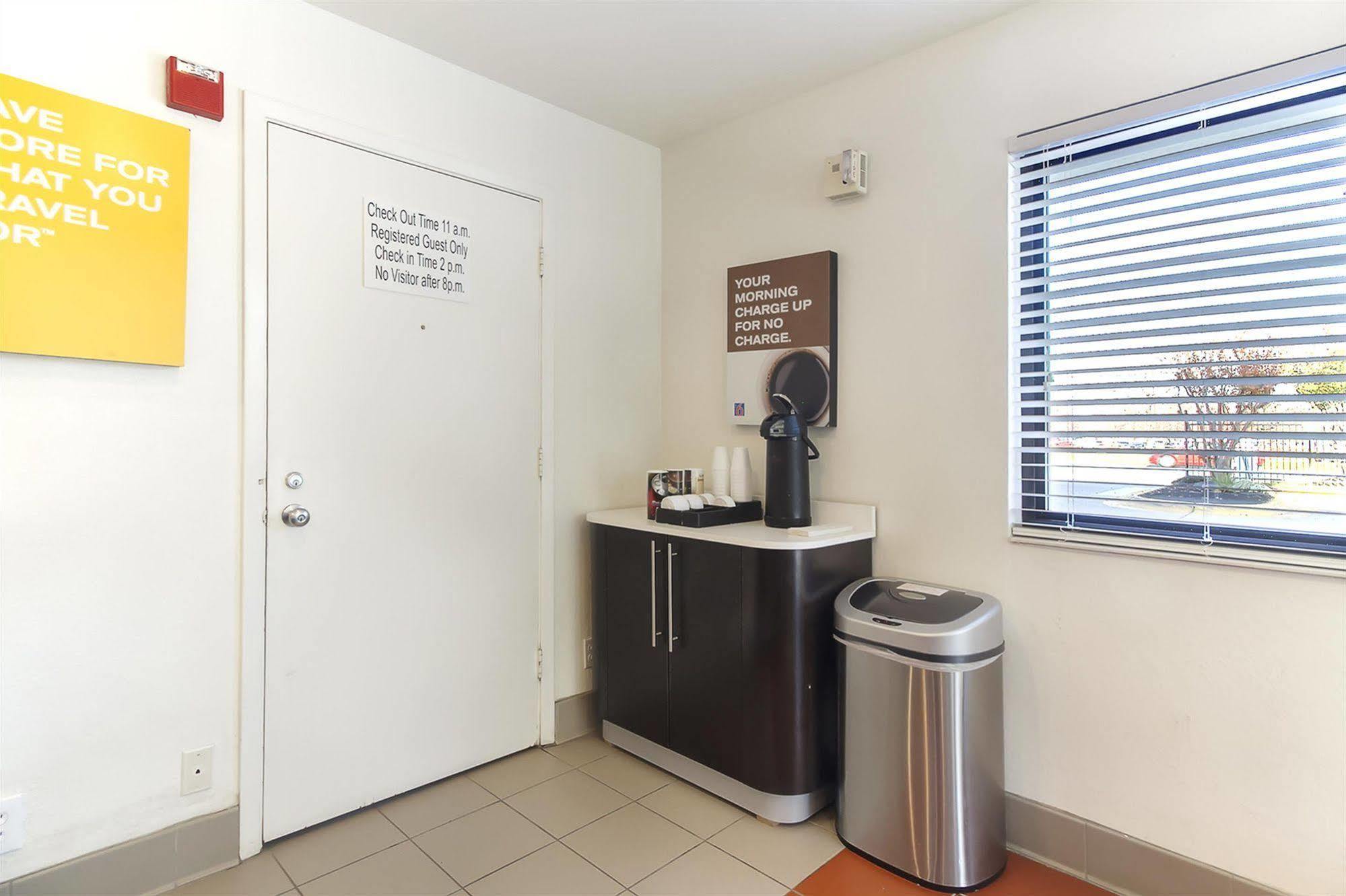 Motel 6-Capitol Heights, Md - Washington Largo Exterior foto